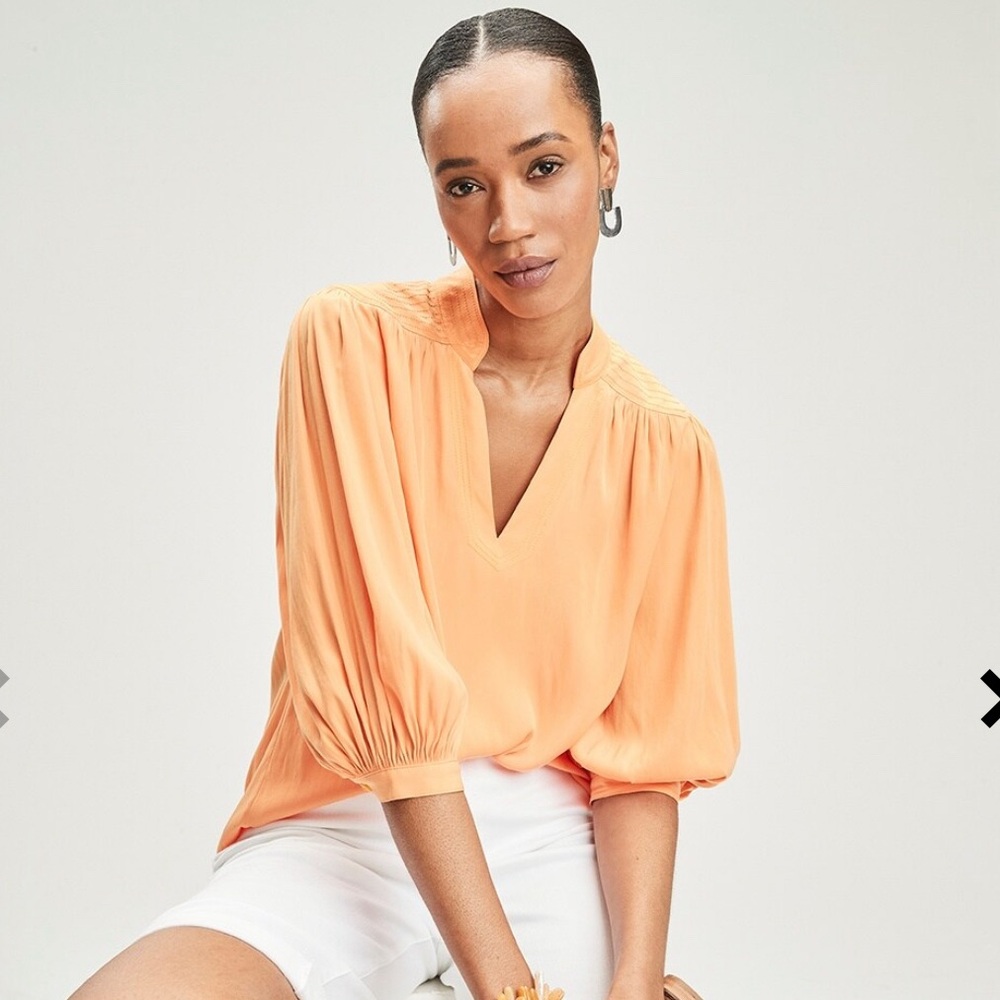 Chico’s Sought After Textured Stitched Blouse- EUC